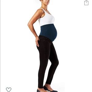 Signature Levi Strauss & Co. Maternity jeans